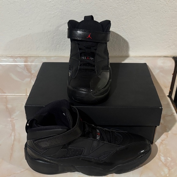 Nike Air Jordan True Flight Bred Black Red Men Jordan Black and Red Men\'s Sneakers